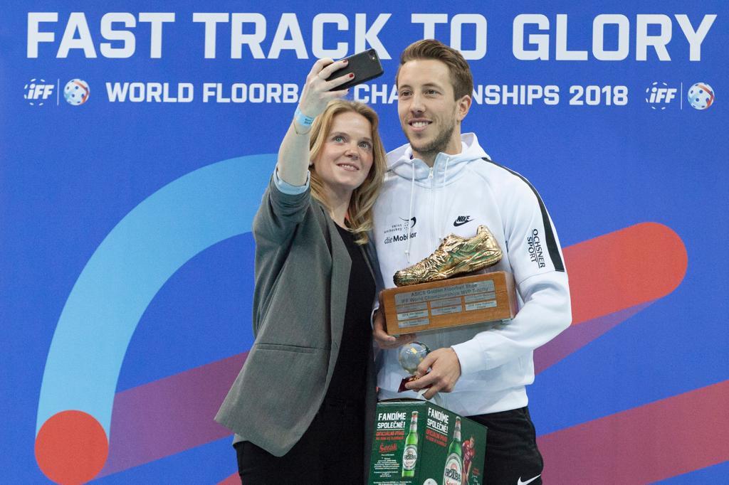 bbdb6301-7a88-4afd-9b17-26b31b762684